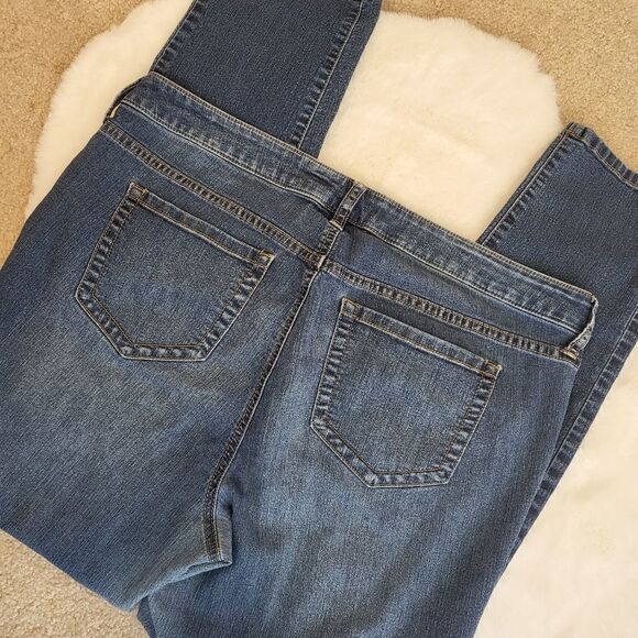 Torrid medium wash jeans  - Picture 4 of 6